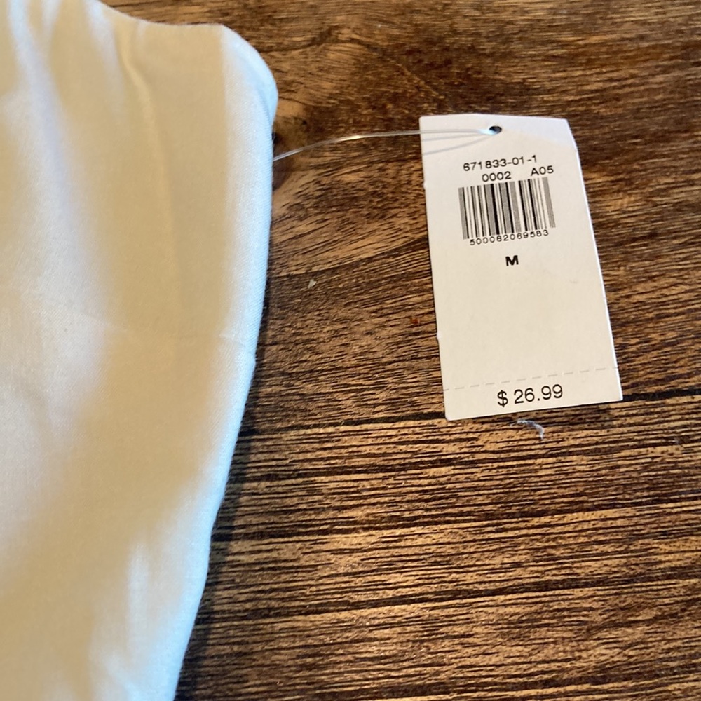 Old navy top NWT - Picture 3 of 7